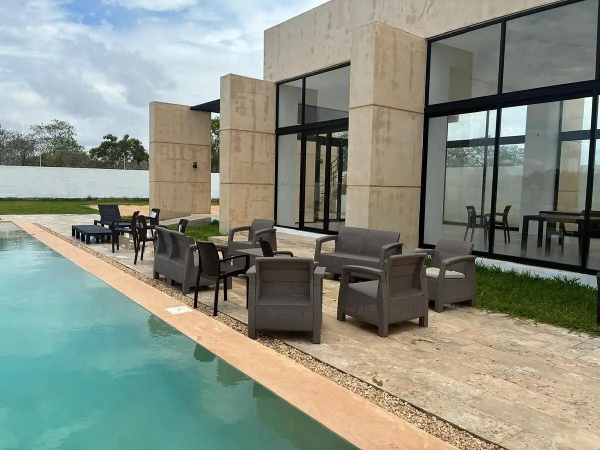 En Venta Casa de Dos Plantas en Morera, Cholul — foto 2