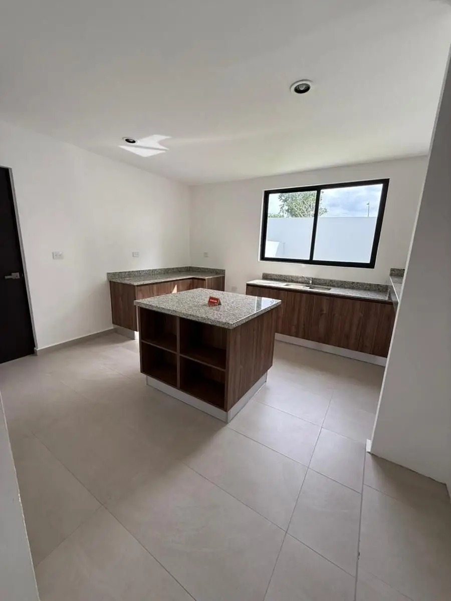 Casa en Venta con Amenidades, Caucel | Se Acepta Fovissste E Infonavit | — foto 3