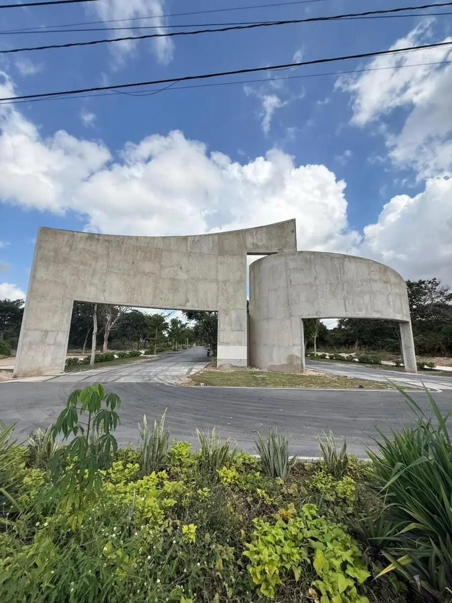 En Venta Casa con Amenidades en Caucel | Fovissste E Infonavit | — foto 2