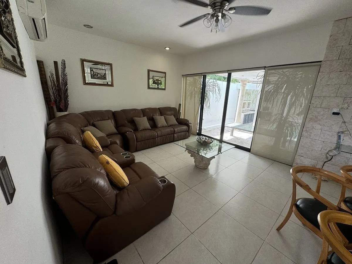 En Venta Casa de 4 Recámaras en Montebello — foto 2