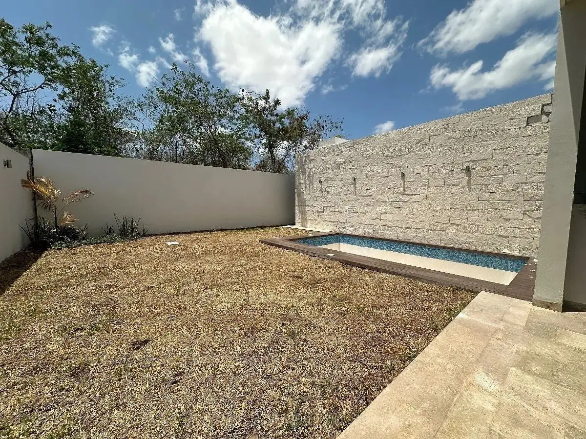 En Venta Casa de 4 Recámaras en Priv. Varena al Norte de Mérida — foto 4