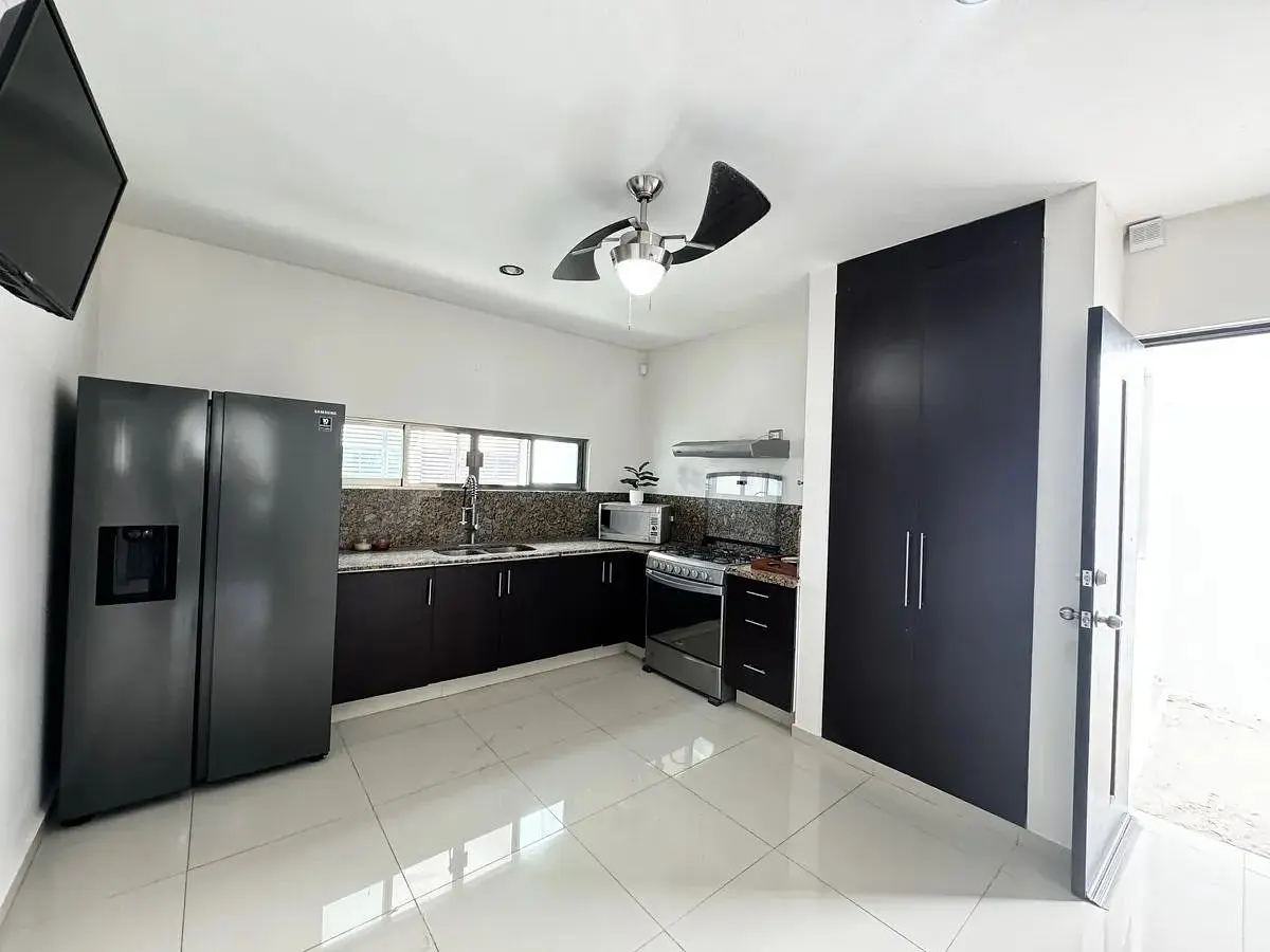 Casa en Venta de Dos Plantas en Temozón Norte de Mérida — foto 3