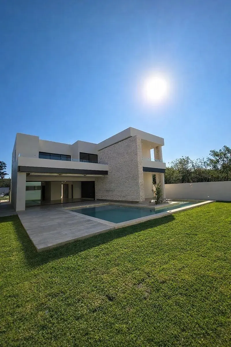 Casa en Venta en Privada Cortijo de Dos Plantas con Amplio Terreno y Alberca — foto 6