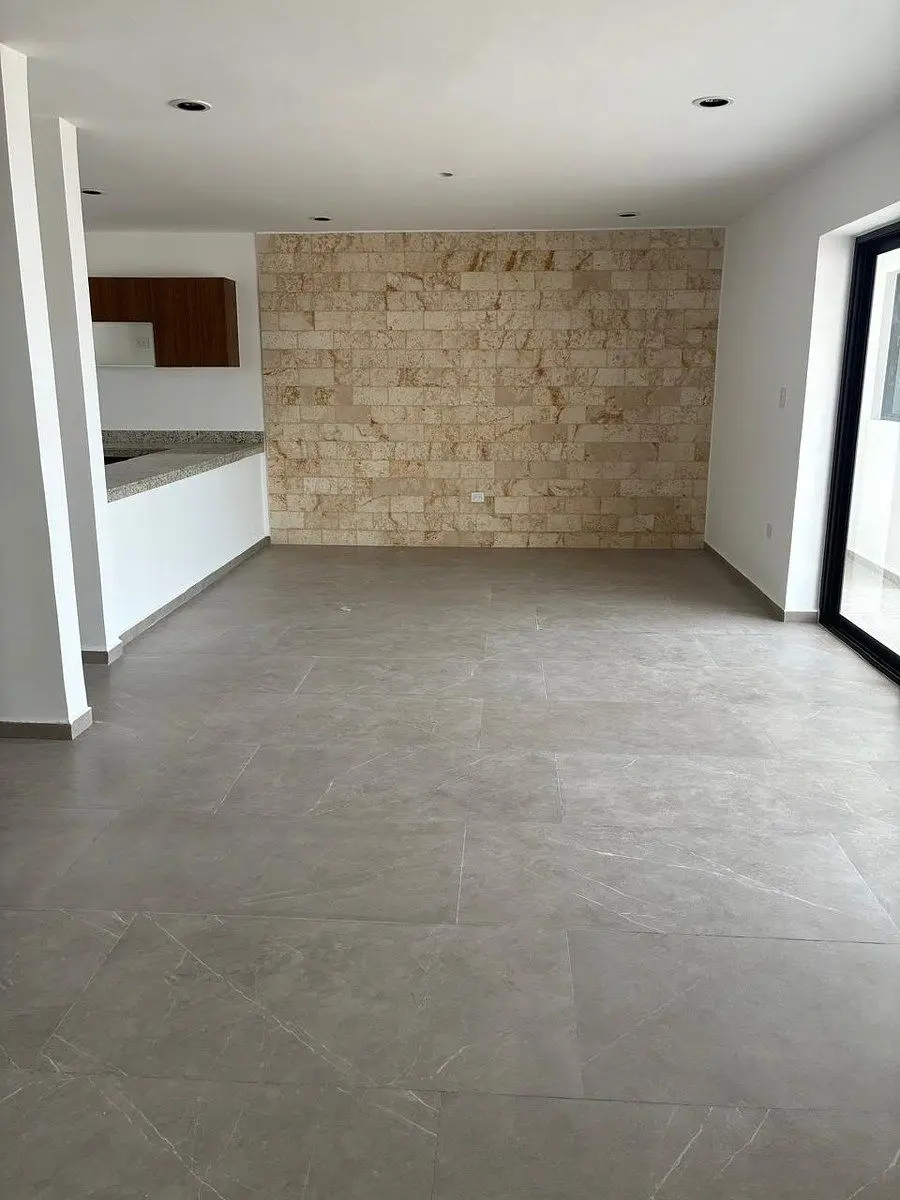 Casa en Venta con Balcón en Residencial Adara, Temozón Norte — foto 2