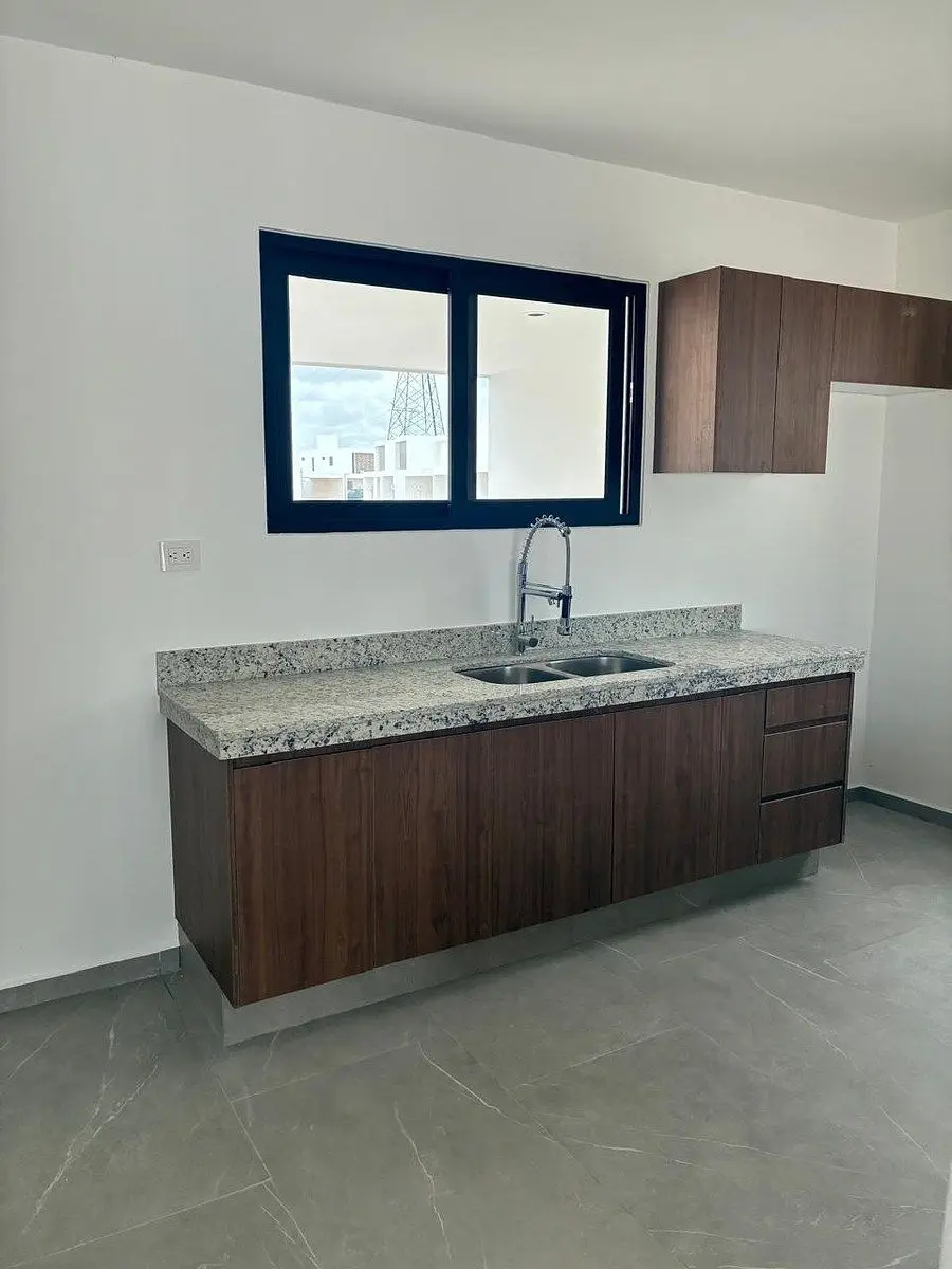 Casa en Venta con Balcón en Residencial Adara, Temozón Norte — foto 5