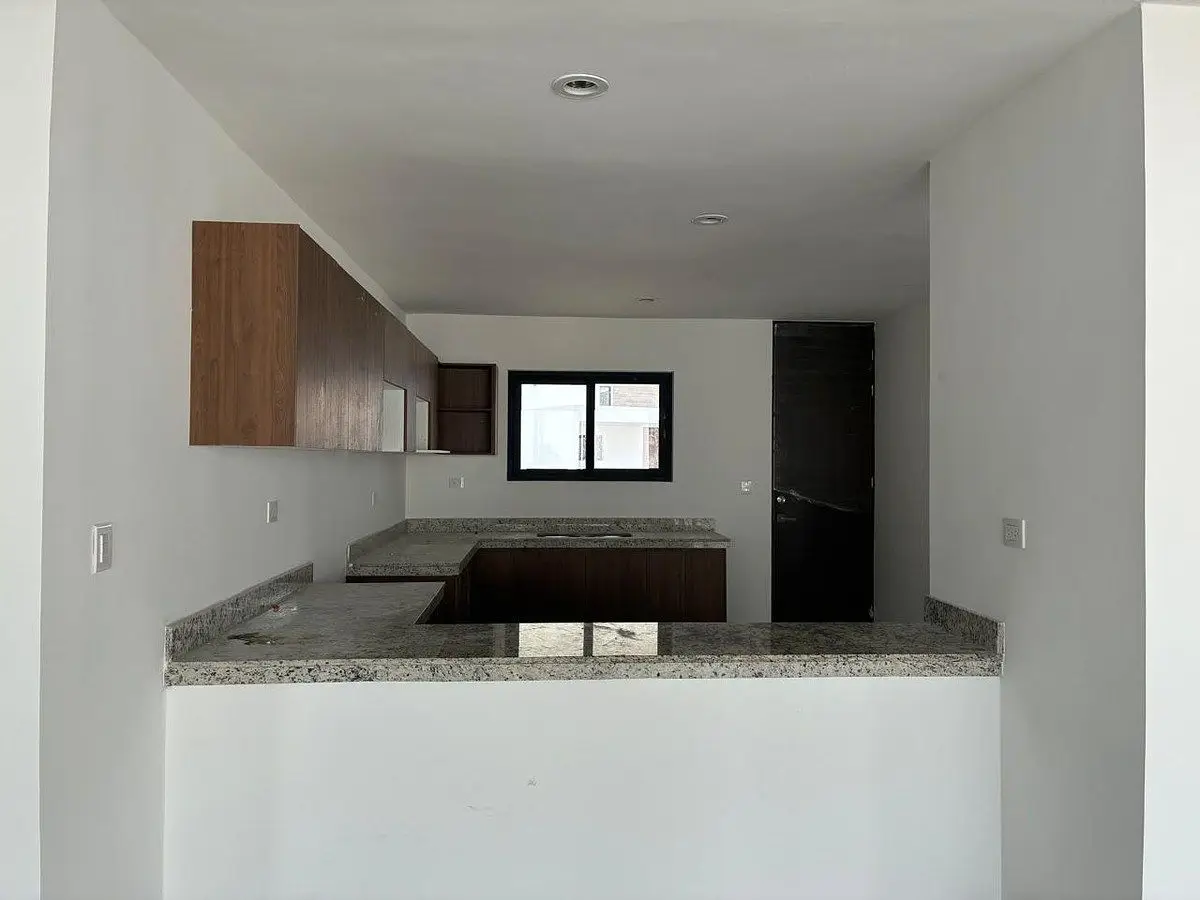 En Venta Casa con Terraza | Priv. Residencial Adara, Temozón | — foto 4
