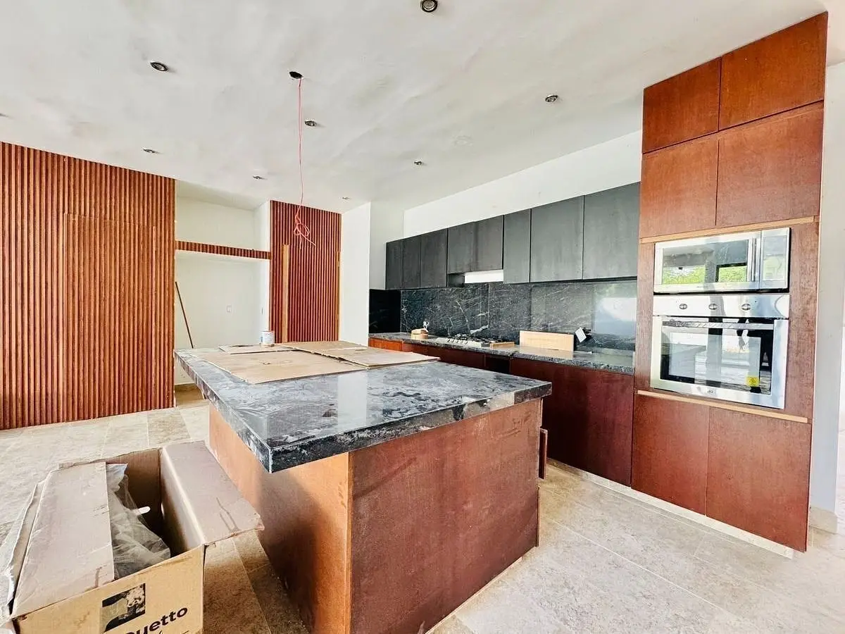 En Venta Casa de Diseño Doble Altura en Zona Paseos Country Merida Norte — foto 4