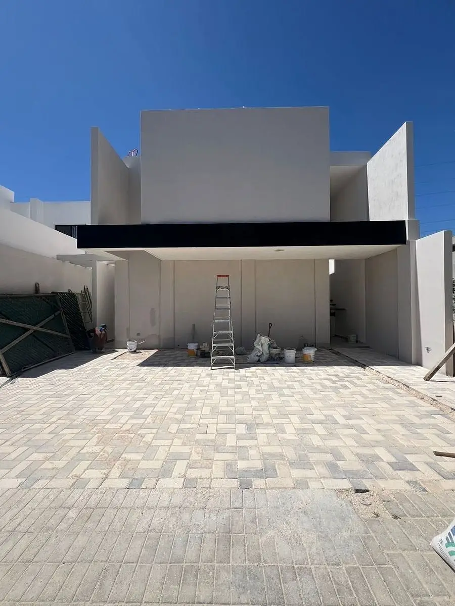 Hermosa Casa de Diseño en Privada Soluna Temozon | con Amenidades — foto 3
