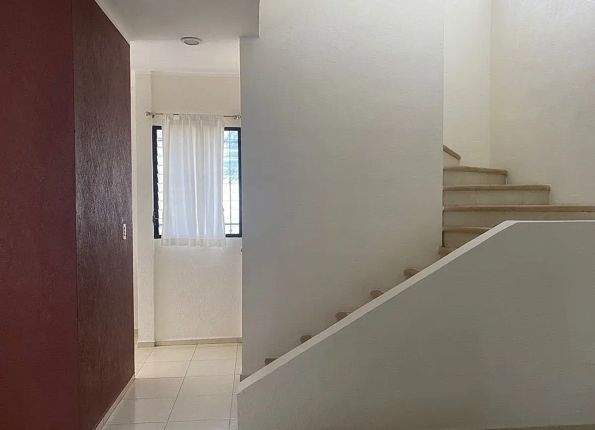 En Renta Casa Sin Muebles en Gran Santa Fe Merida Detras de Plaza Santa Fe — foto 4
