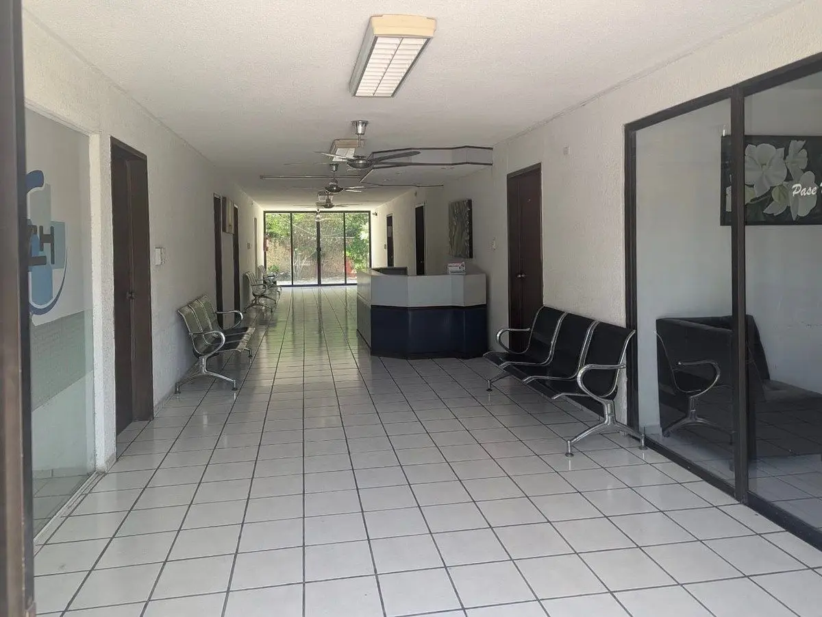 En Renta Consultorio Sobre Avenida Principal en Chuburná Mérida Norte — foto 3