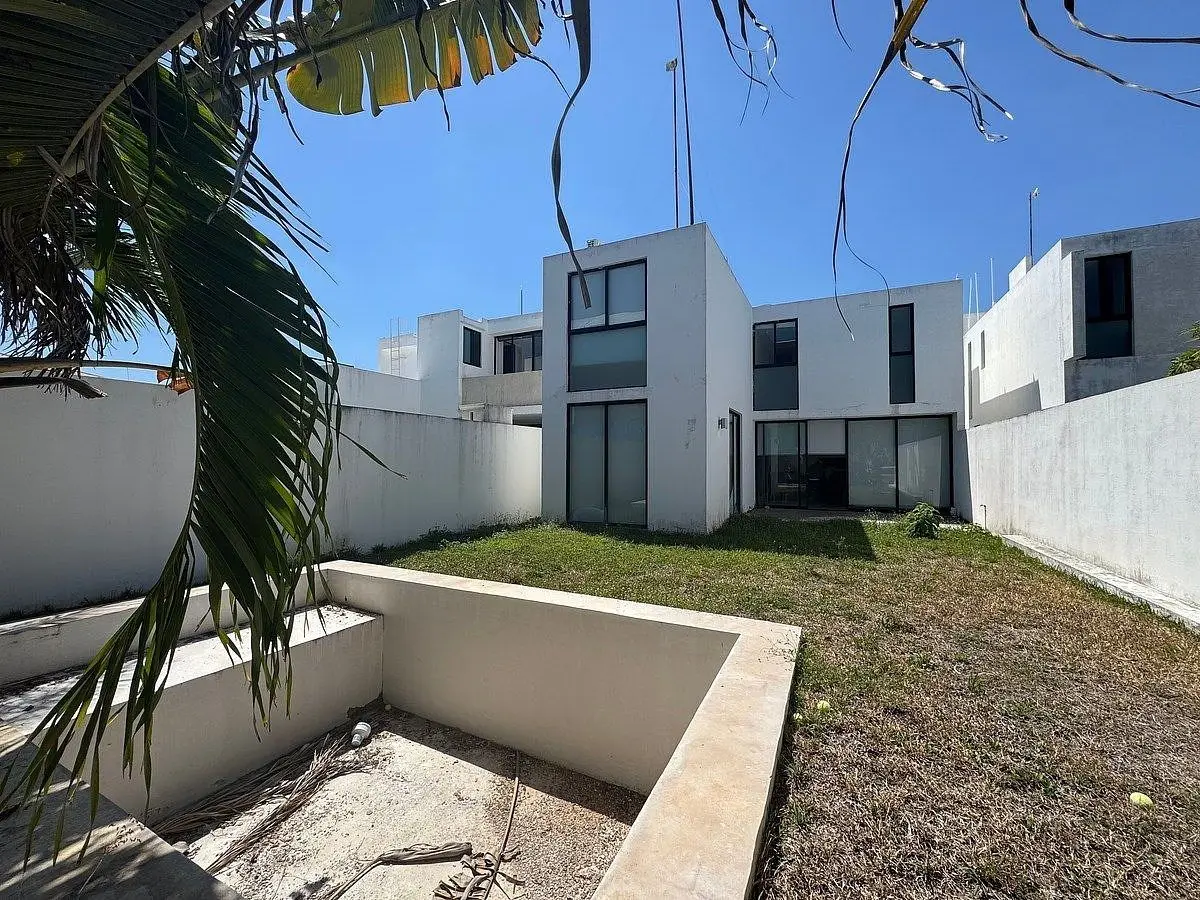 En Renta Bonita y Moderna Casa en Privada Amantea con Amenidades Mérida Cholul — foto 3