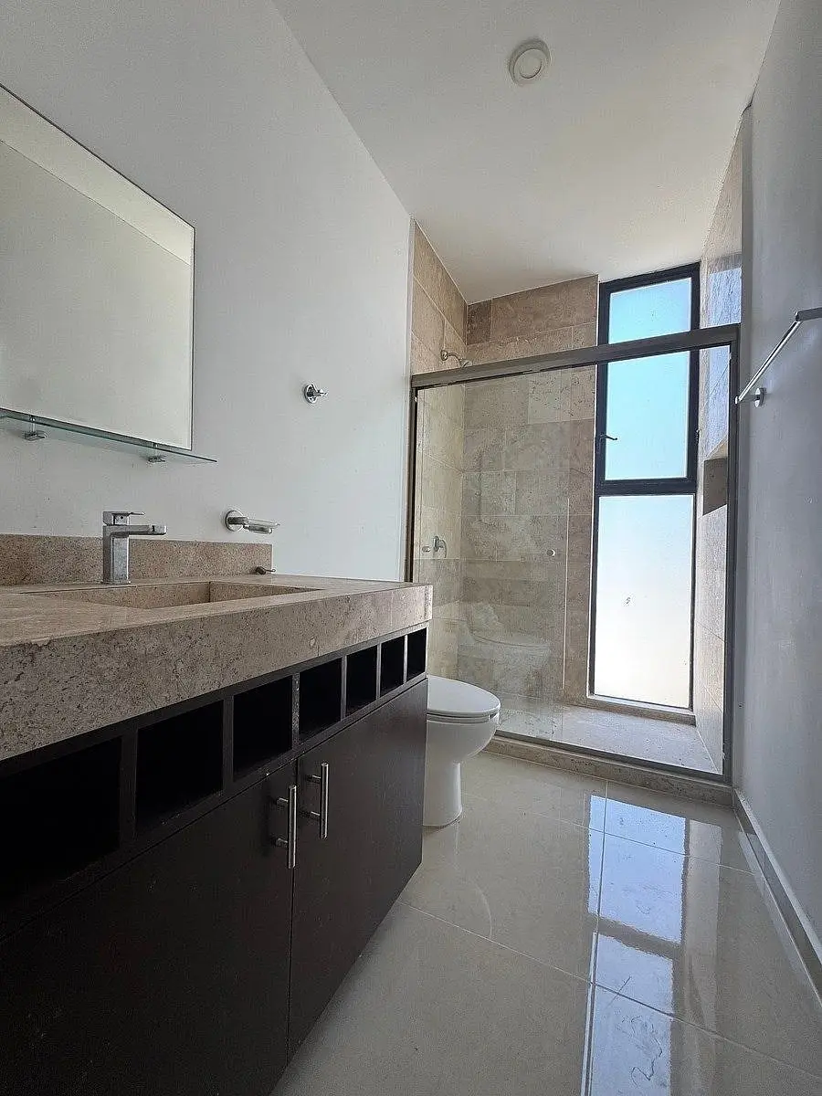 En Renta Bonita y Moderna Casa en Privada Amantea con Amenidades Mérida Cholul — foto 6