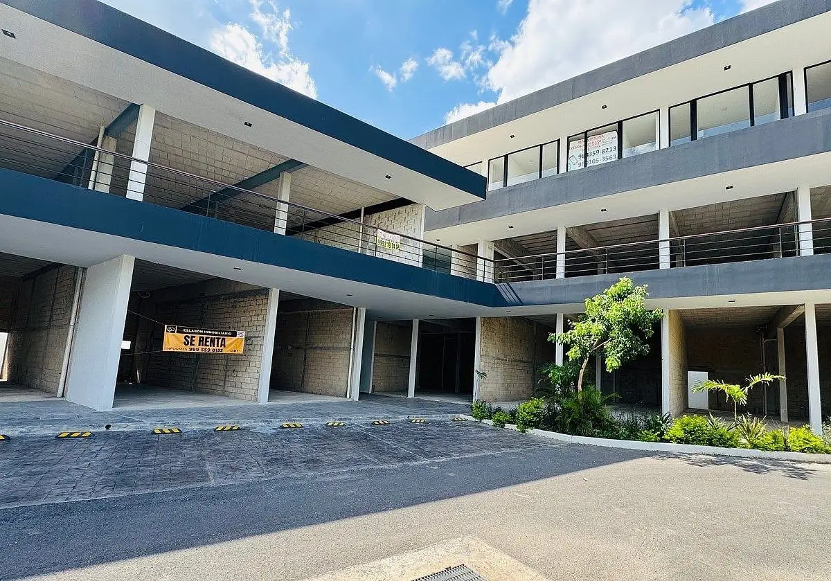Amplio Local en Plaza Nubia Merida Conkal Se Vende en Precio Bajo — foto 5