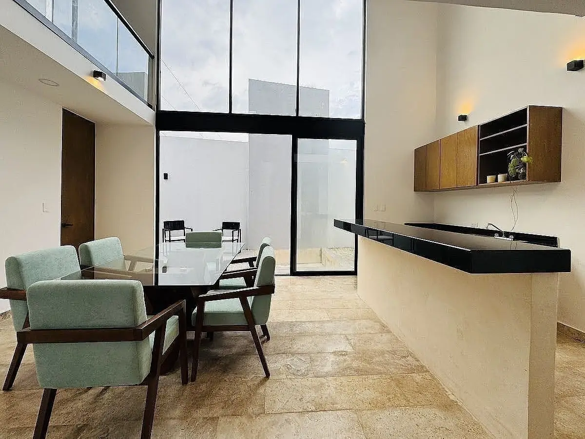 En Venta Casa Tipo Townhouse en Zona Norte Mérida I Privada Celesta Cholul — foto 4