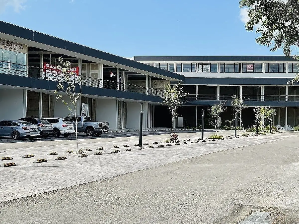 En Renta Local en Plaza Nubia Merida Conkal — foto 3