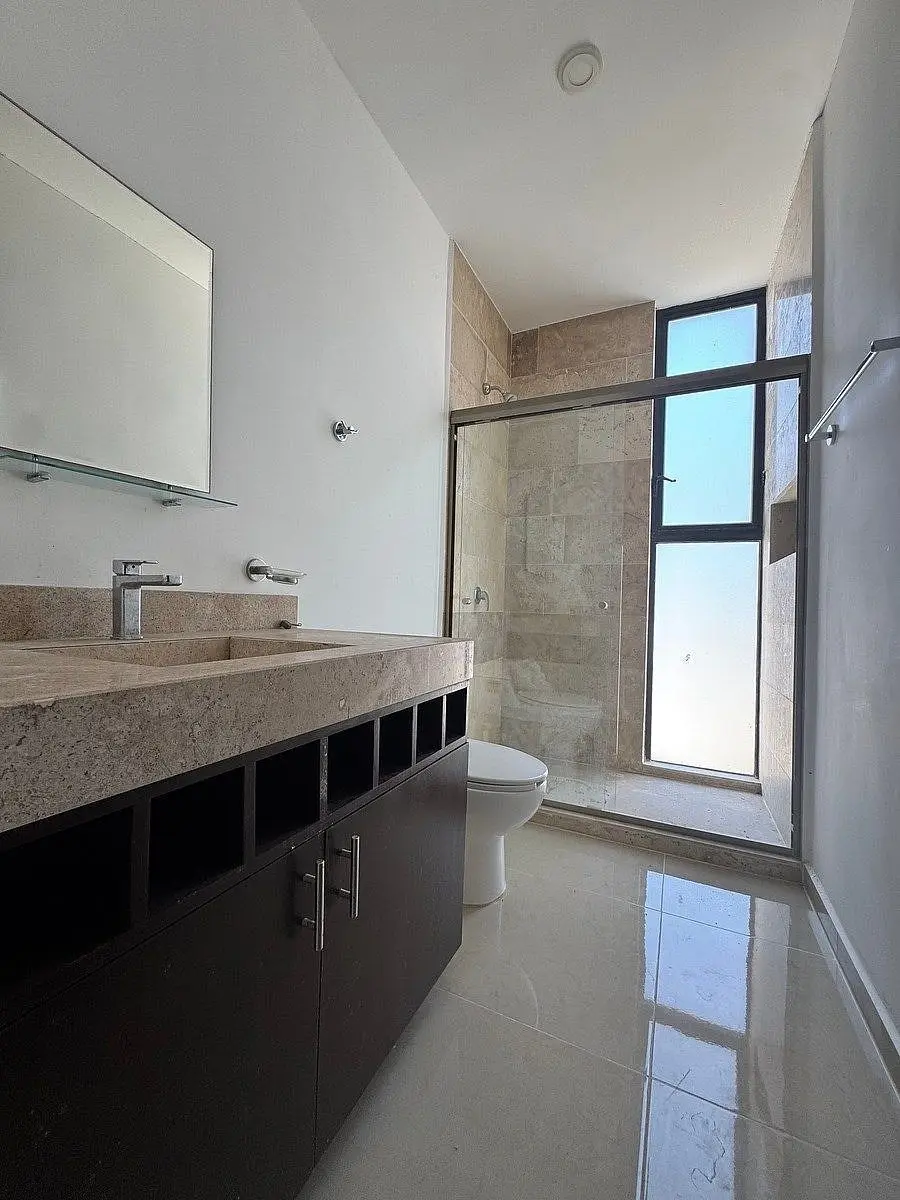 En Renta Bonita y Moderna Casa en Privada Amantea con Amenidades Mérida Cholul — foto 6