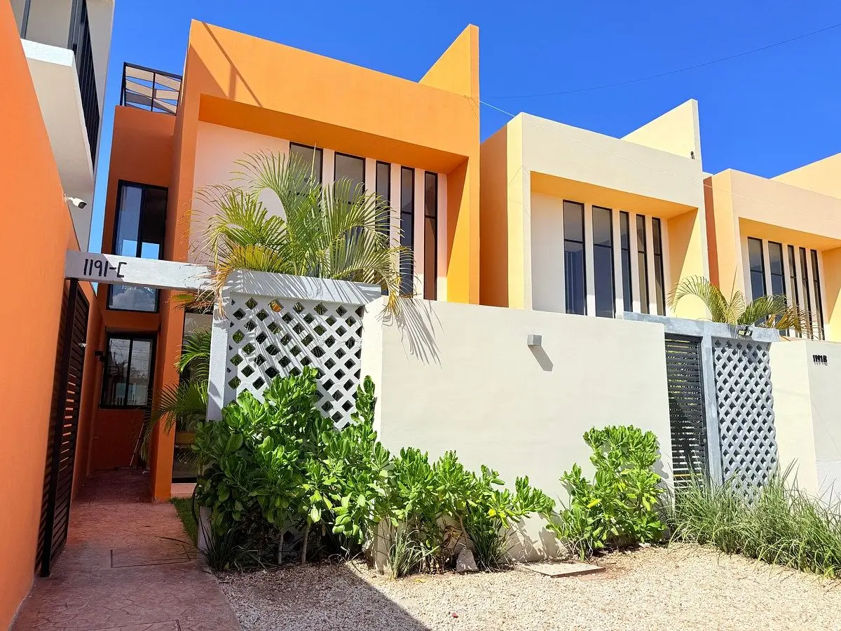 En Venta Villa con Piscina y Rooftop Privado en Chelem Puerto, Yuc.