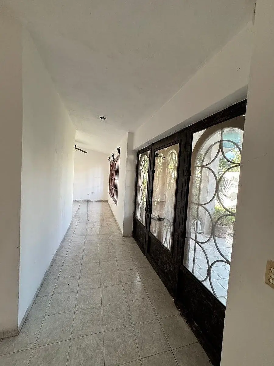 En Venta Casa con 4 Recámaras, Amplio Terreno y Piscina | Col. Juan B. Sosa — foto 5