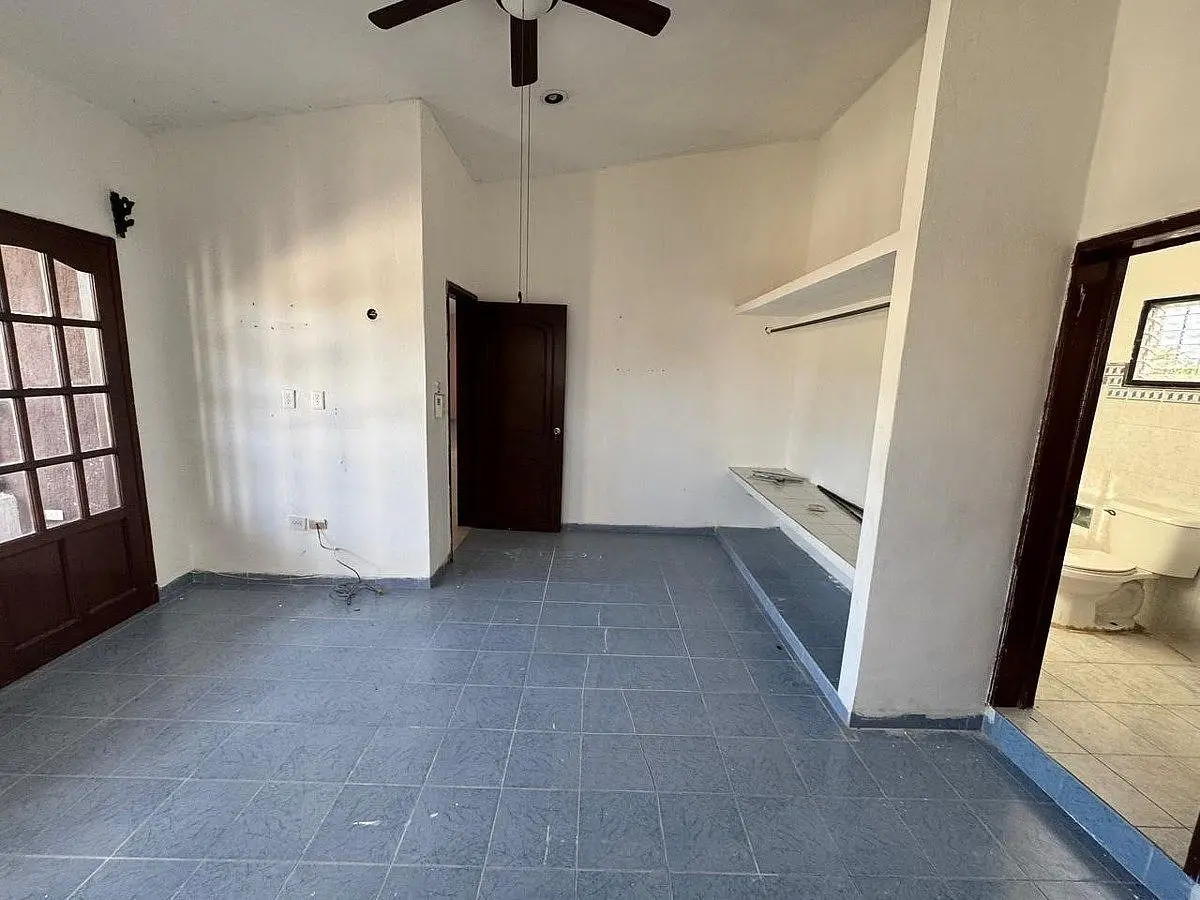 En Venta Casa con 4 Recámaras, Amplio Terreno y Piscina | Col. Juan B. Sosa — foto 6