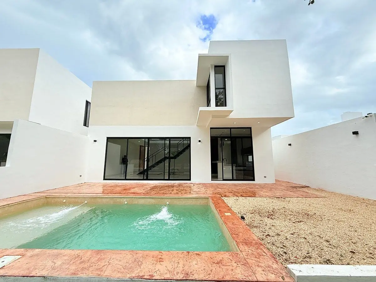 Casa de 4 Recámaras en Esquina Dentro de Privada Altozano — foto 2