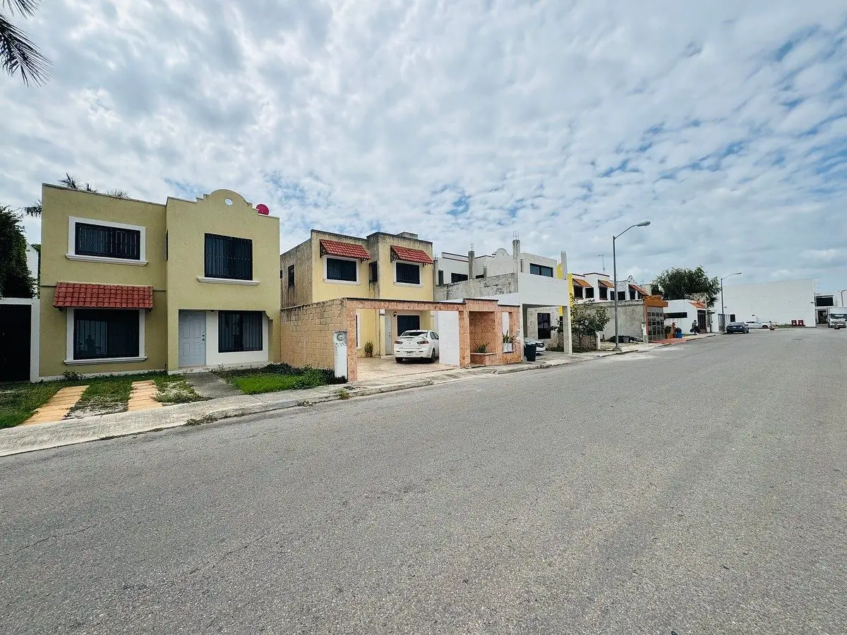 En Renta Casa en Gran Santa Fe Mérida, Sin Muebles, Cerca de la Avenida — foto 2