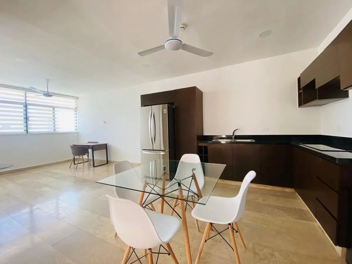 En Renta Amplio Departamento de 2 Hab Sin Muebles, en Mérida Temozon