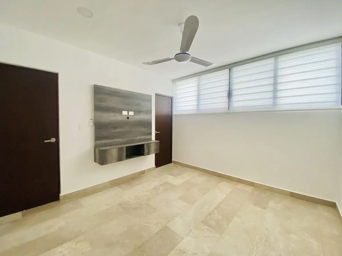 En Renta Amplio Departamento de 2 Hab Sin Muebles, en Mérida Temozon — foto 3