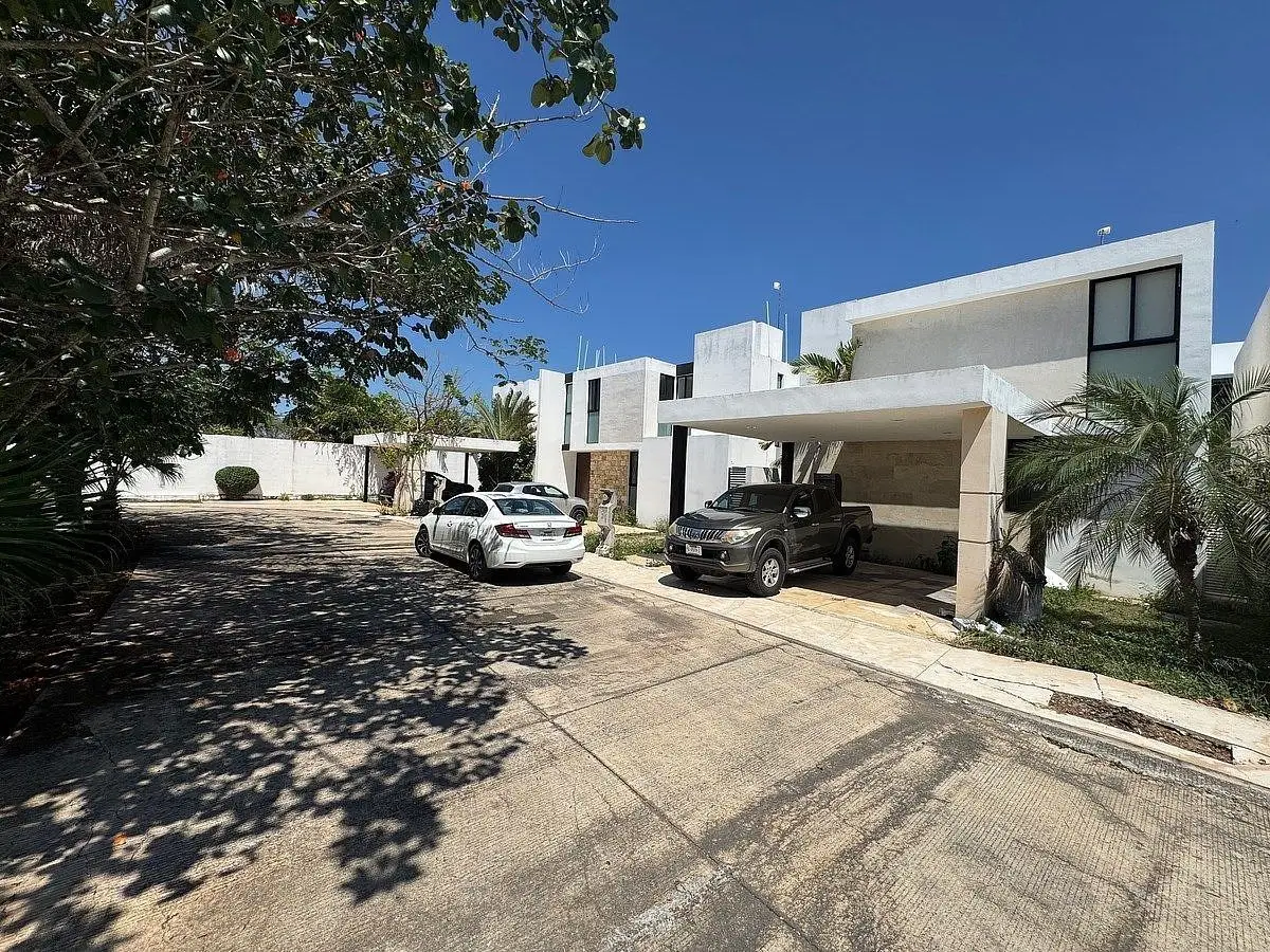 En Renta Bonita y Moderna Casa en Privada Amantea con Amenidades Mérida Cholul — foto 2