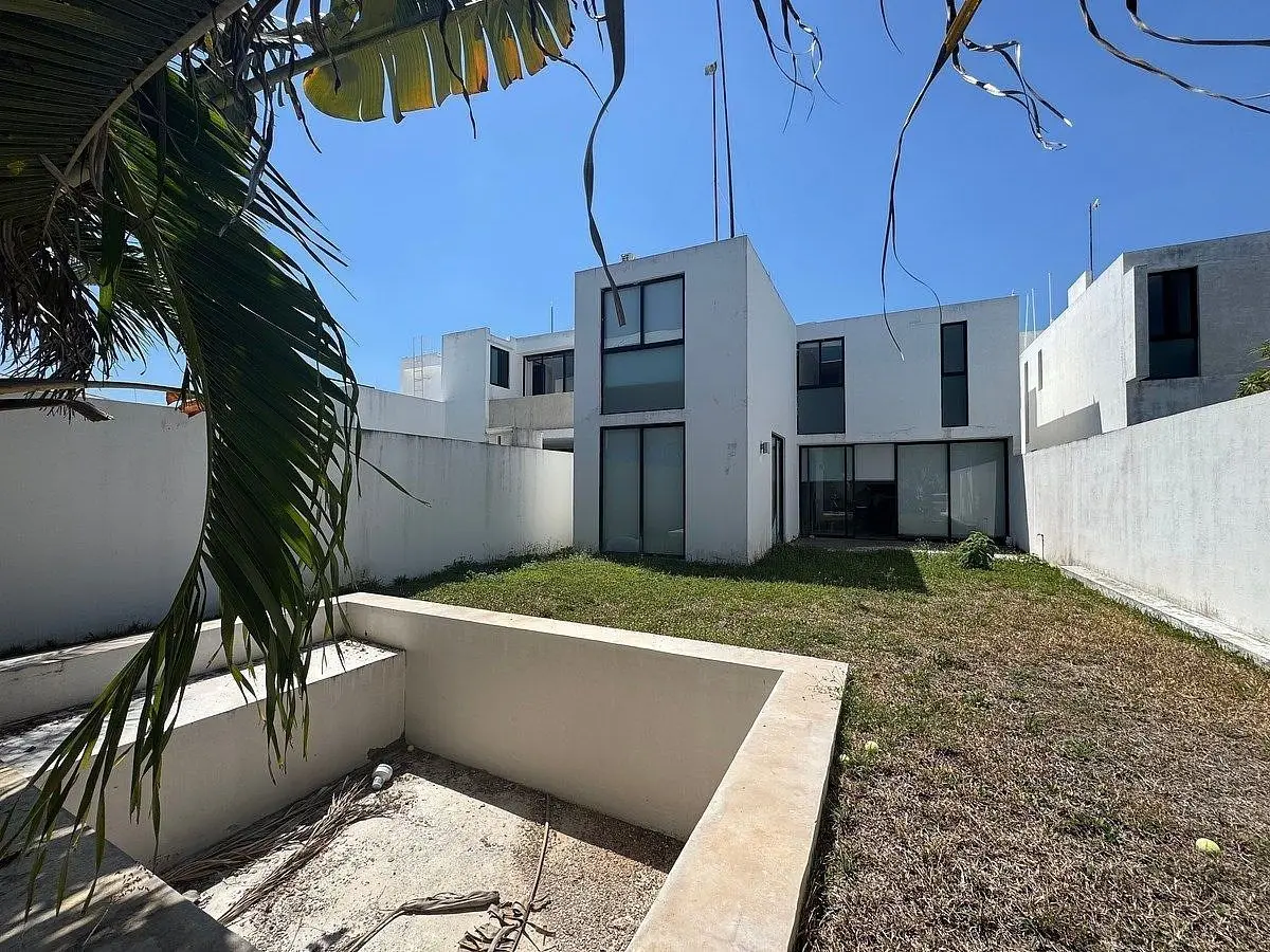 En Renta Bonita y Moderna Casa en Privada Amantea con Amenidades Mérida Cholul — foto 3