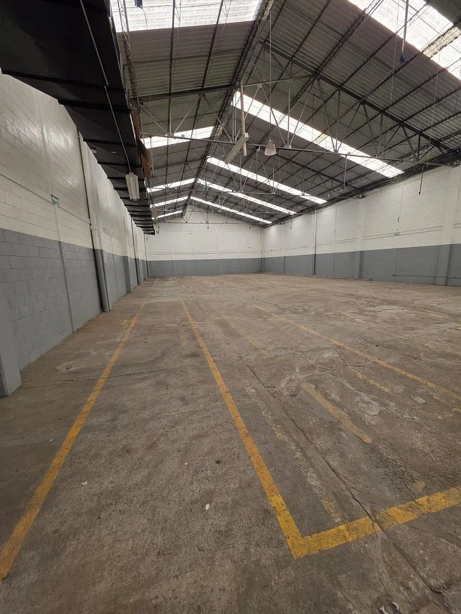 Bodega a la renta en Naucalpan — foto 2