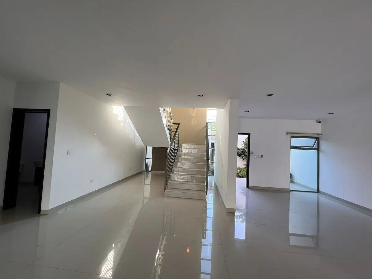 Casa en Reventa de Dos Plantas, Ubicada en el Norte de Merida, en Montebello — foto 6