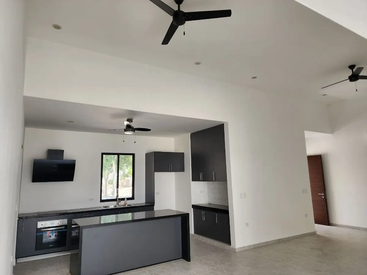 Casa de 1 planta con páneles solares Cholul en privada — foto 3