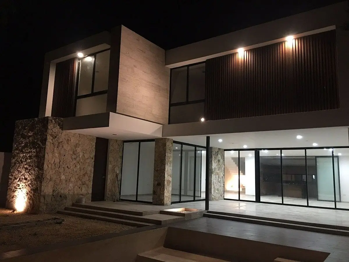 Casa de Dos Plantas Ubicada en Komchen en una Privada Residencial con Amenidades — foto 2