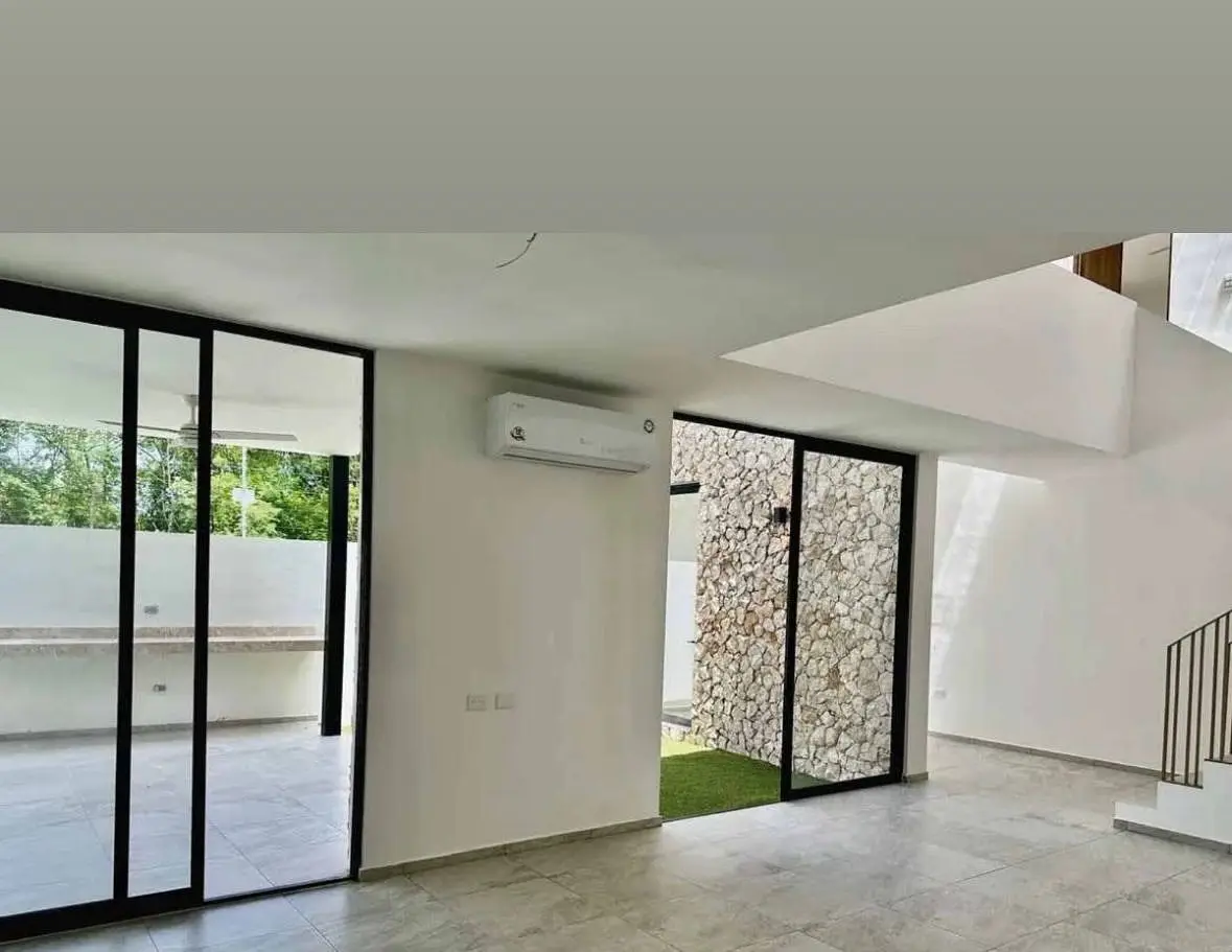 Casa de Dos Plantas en Privada con Amenidades Ubicada en Cholul — foto 2