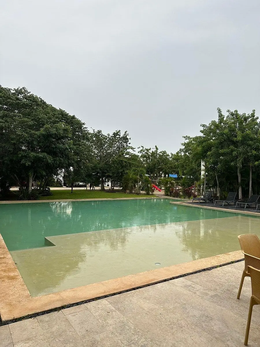 Casa de Dos Plantas en Privada con Amenidades Ubicada en Cholul — foto 6