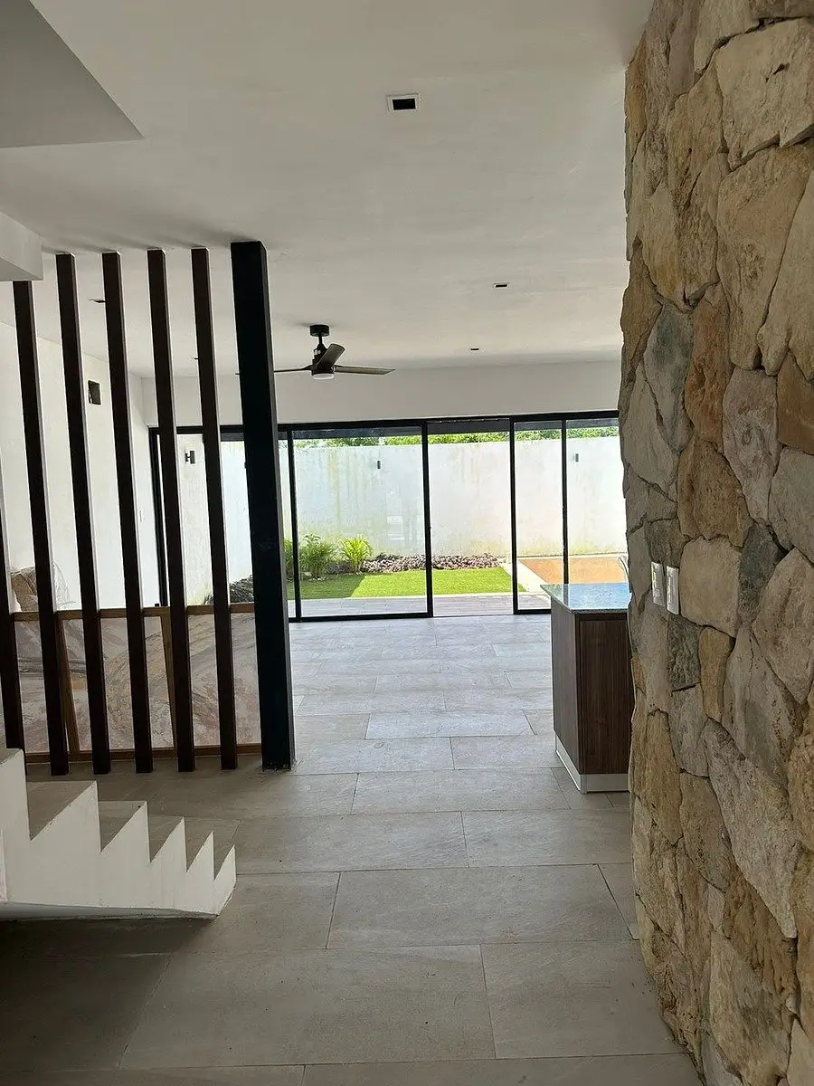 Casa de Dos Plantas en Privada con Amenidades Ubicada en Conkal — foto 6