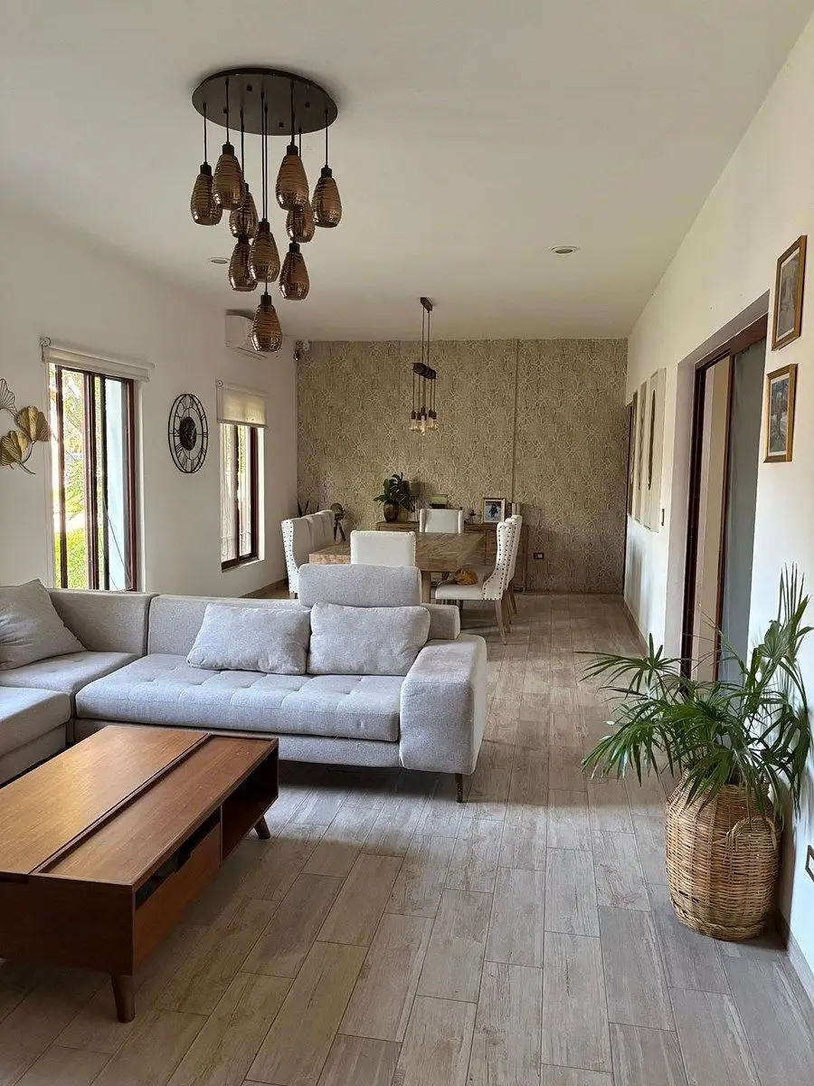 Casa de Dos Plantas Ubicada en Privada con Amenidades en el Norte de Merida — foto 2