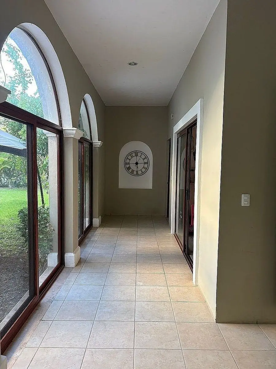 Casa de Dos Plantas Ubicada en Privada con Amenidades en el Norte de Merida — foto 6