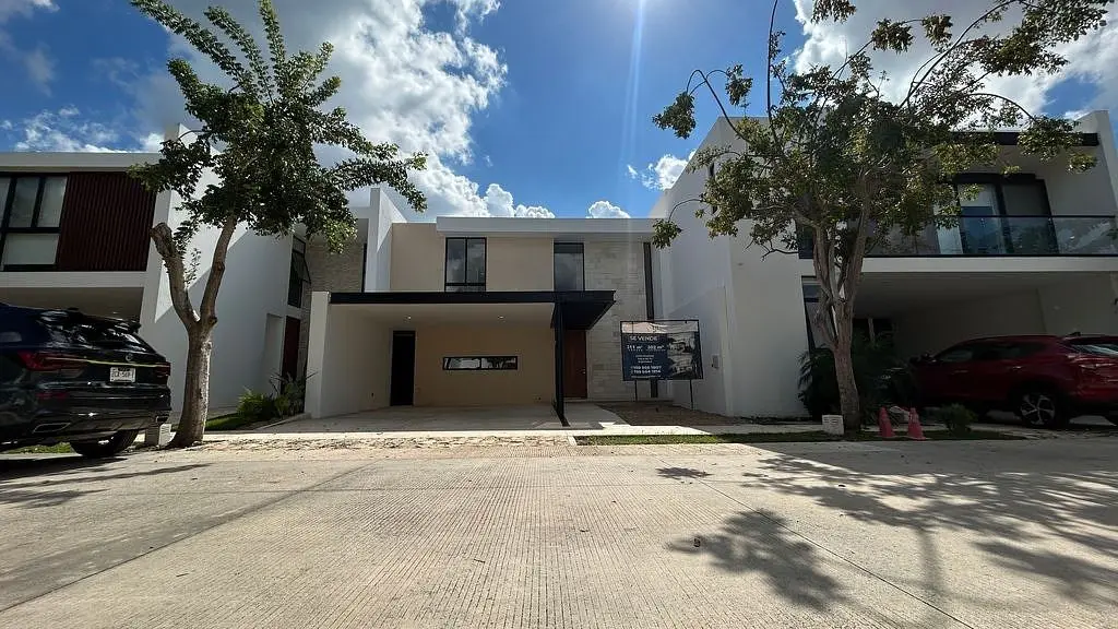 Casa de Dos Plantas en Privada Ubicada en Temozon Norte — foto 2