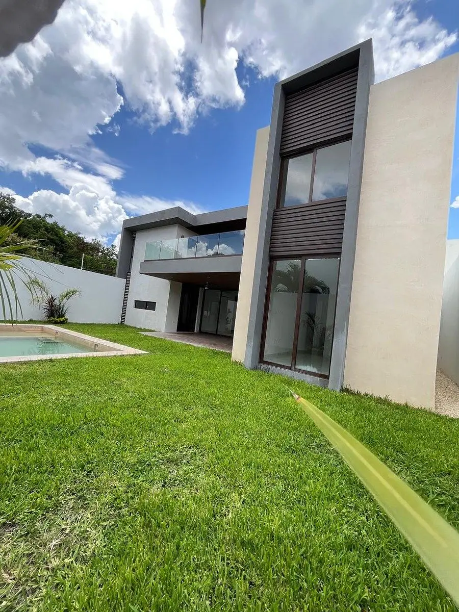 Casa Residencial de Dos Plantas en Privada con Amenidades Ubicada en el Nte de M — foto 3