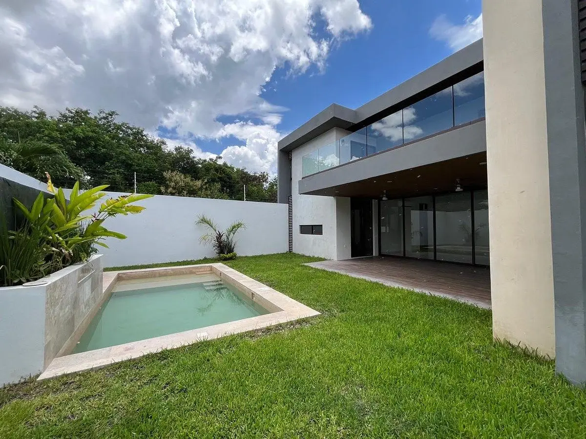 Casa Residencial de Dos Plantas en Privada con Amenidades Ubicada en el Nte de M — foto 4