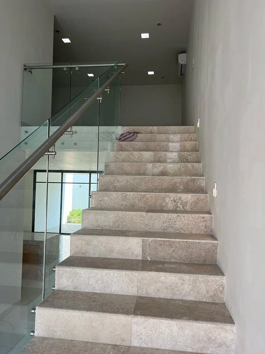 Casa de Dos Plantas Ubicada en Privada con Amenidades en el Norte de Merida — foto 6