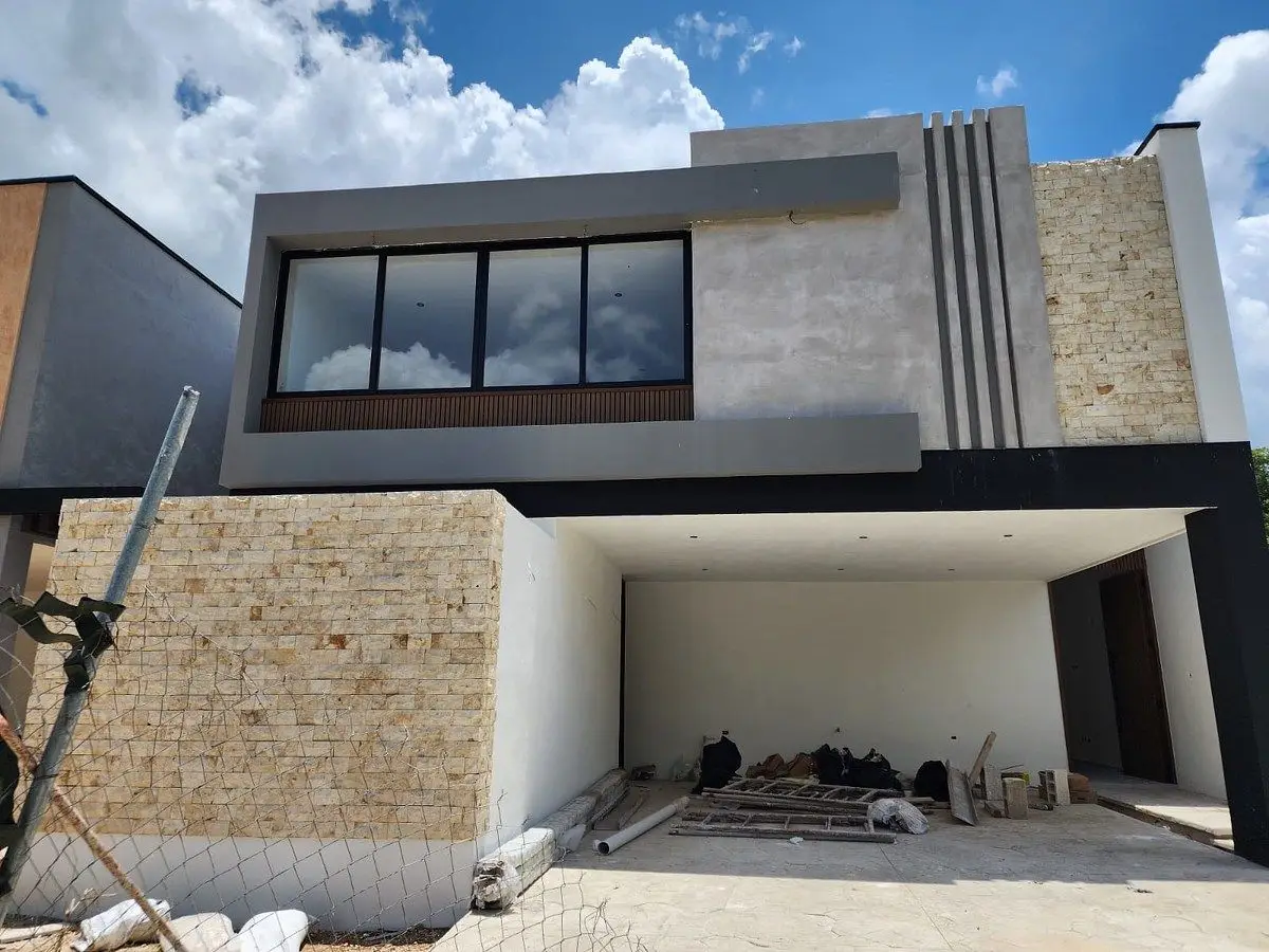 Casa de Dos Plantas en Privada Residencial con Amenidades en el Norte de Merida — foto 6