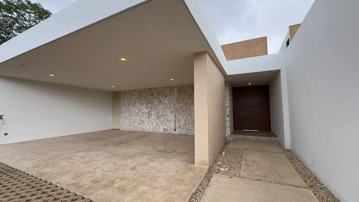 Casa de Dos Plantas Ubicada en Privada con Amenidades en el Norte de Merida