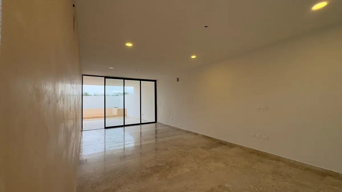 Casa de Dos Plantas Ubicada en Privada con Amenidades en el Norte de Merida — foto 4