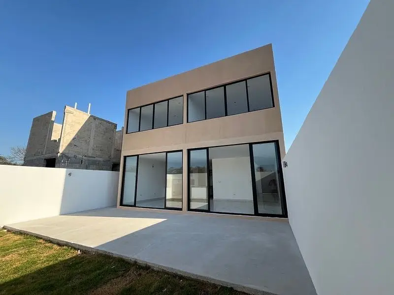 Casa de Dos Plantas Ubicada en Privada Residencial con Amenidades en el Norte — foto 2