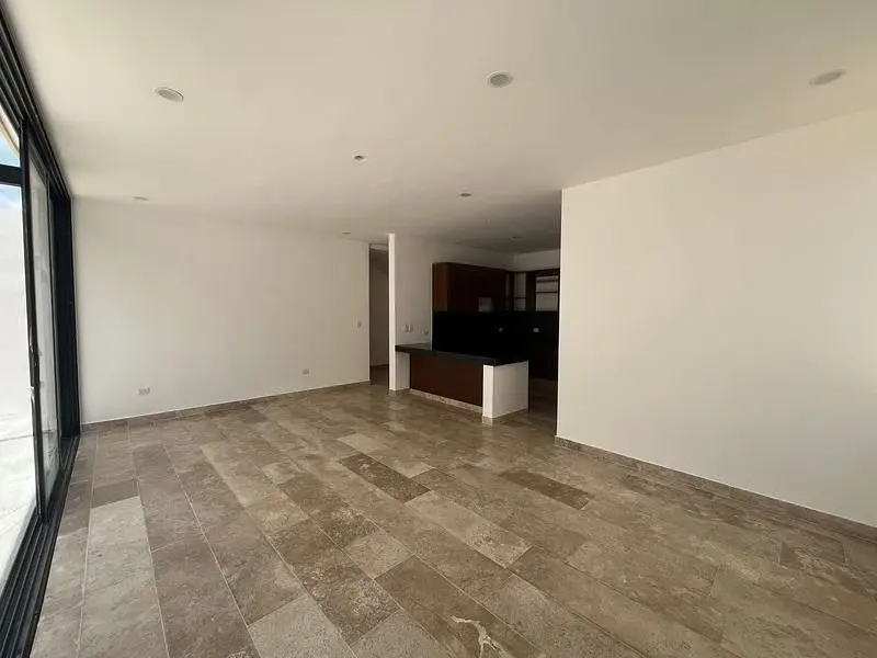 Casa de Dos Planta Ubicada en Privada con Amenidades en el Norte de Merida — foto 4