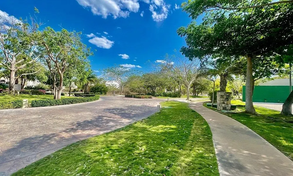 Terrenos Residenciales Ubicado en Privada con Amenidades en el Norte de Merida — foto 6