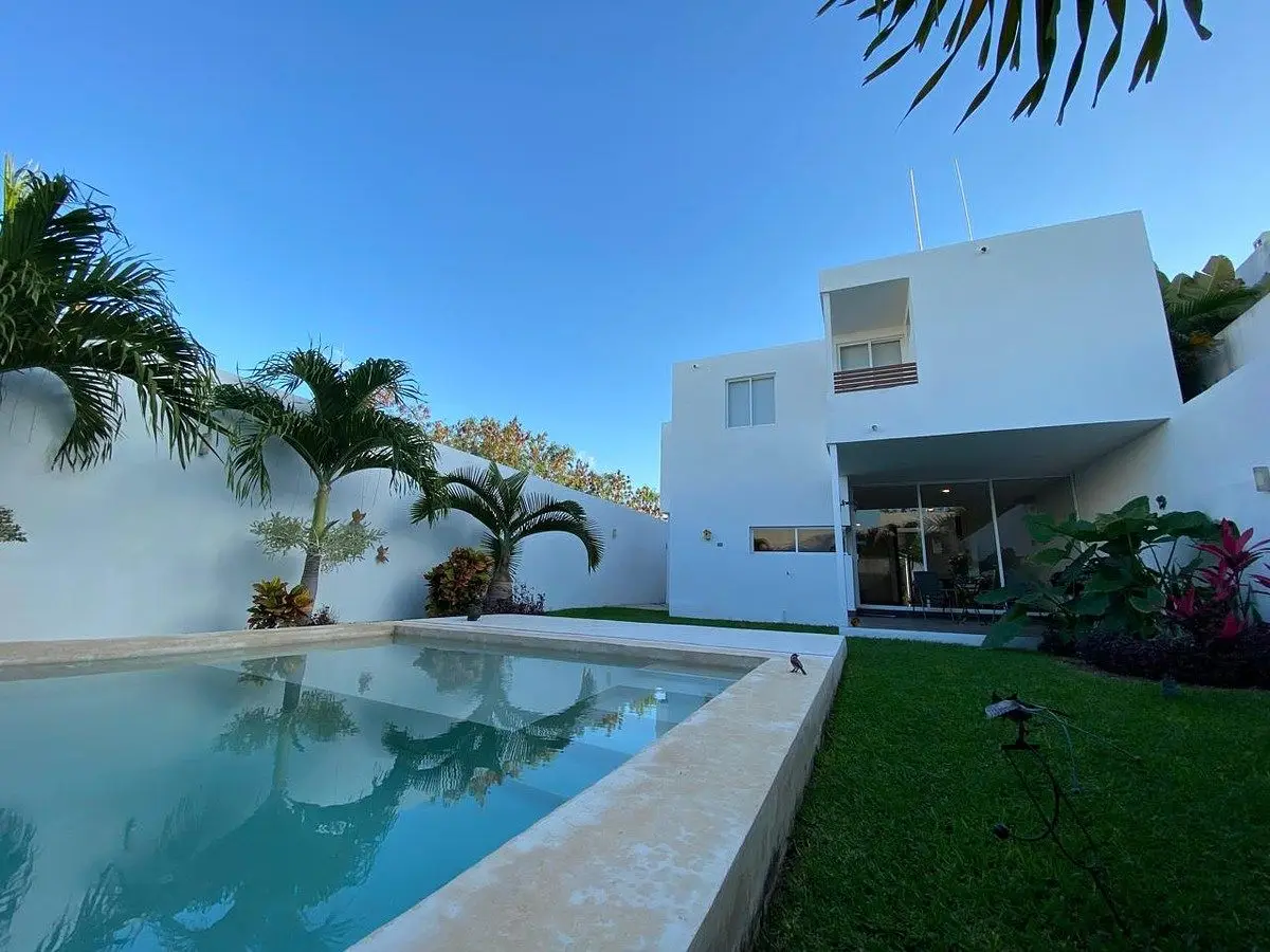 Casa de Dos Plantas y Tres Recamaras Ubicada en el Norte de Merida