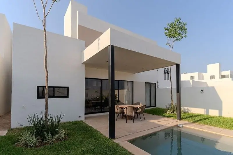 Casa Dos Plantas en Privada con Amenidades Ubicada en el Norte de Merida — foto 2